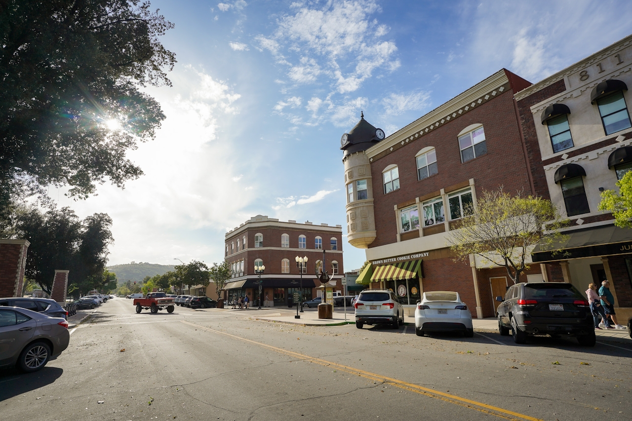 A street in historic downtown Paso Robles 